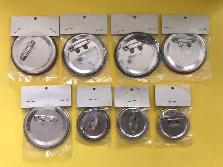 マグナックス コニカ 海外FM局 缶バッジ 未開封8個セット