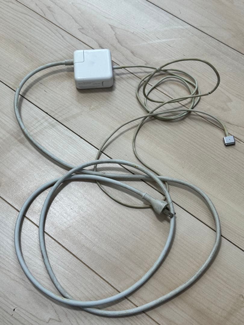 中古 MacBook Air 11インチ (Early 2015)