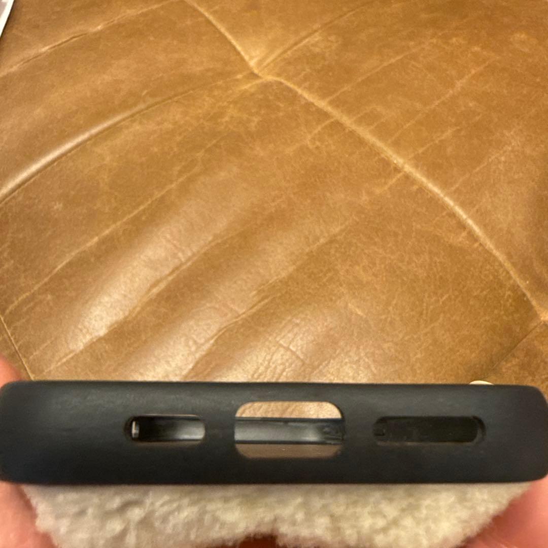 PRADA ファー iPhone14pro ケース