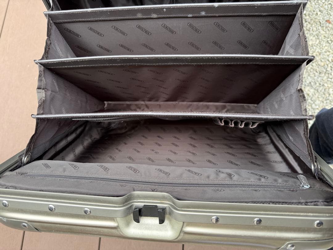 廃盤 リモワ ゴールド アタッシュ ビジネス キャリーケース トパーズ