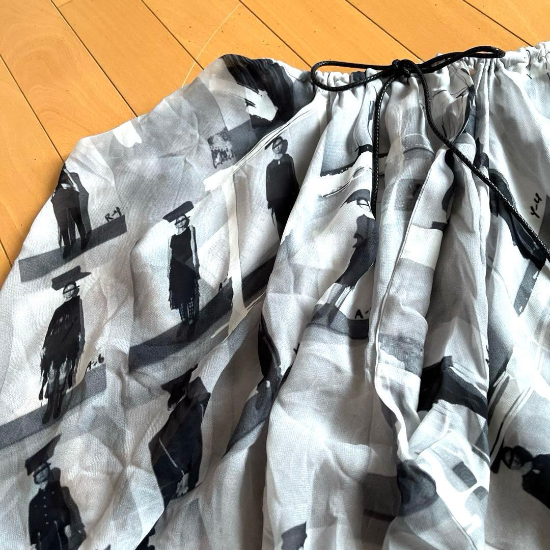 リミフウ　写真プリント　グレー ブラック スカート