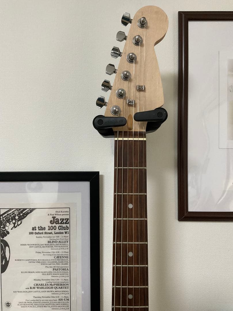 ストラト　タイプ　弾き心地良　艶消しボディ ブラウンサンバースト