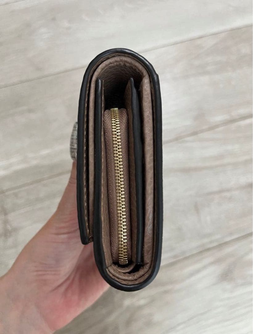 GUCCI GGマーモント2つ折り財布