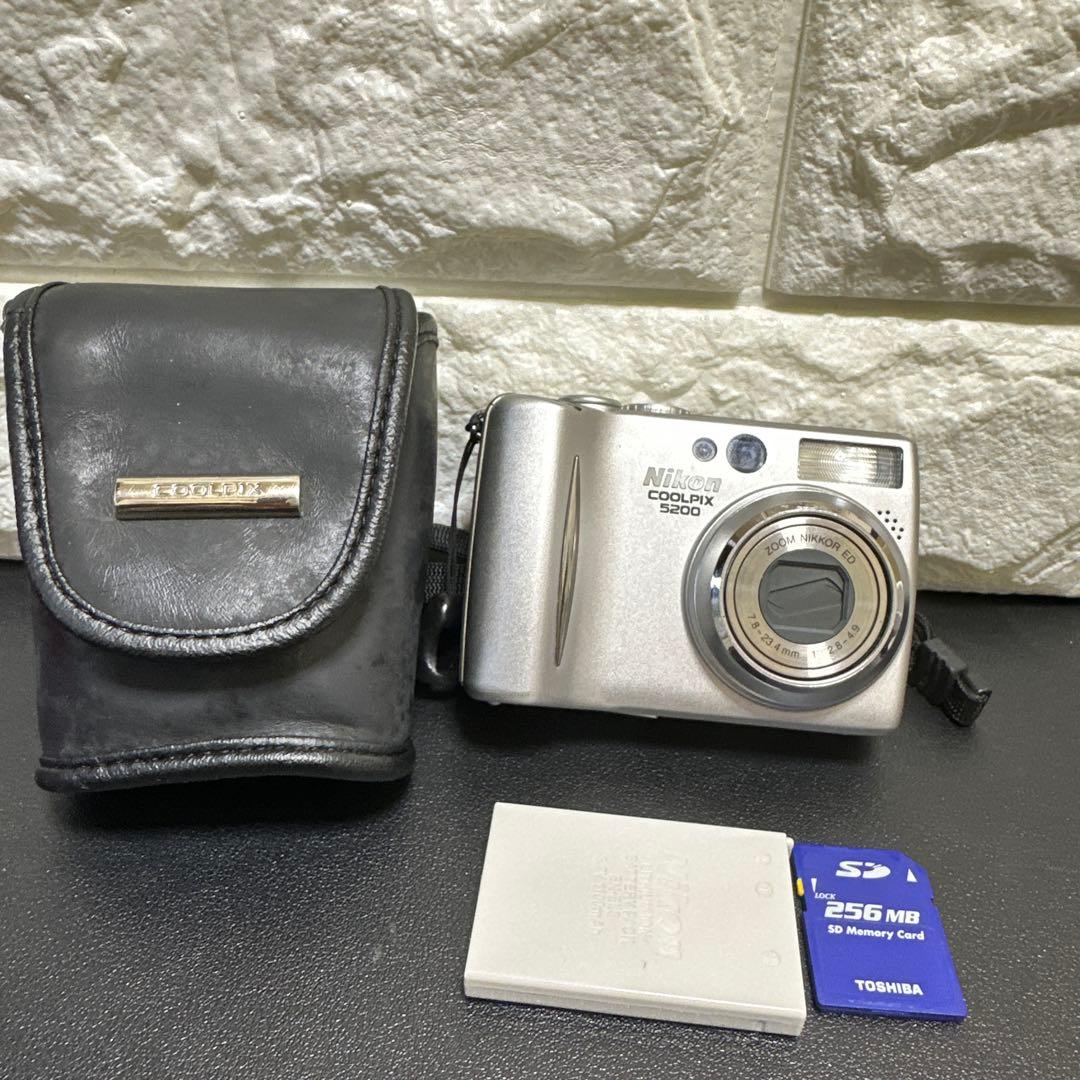 美品　Nikon COOLPIX 5200 動作確認済