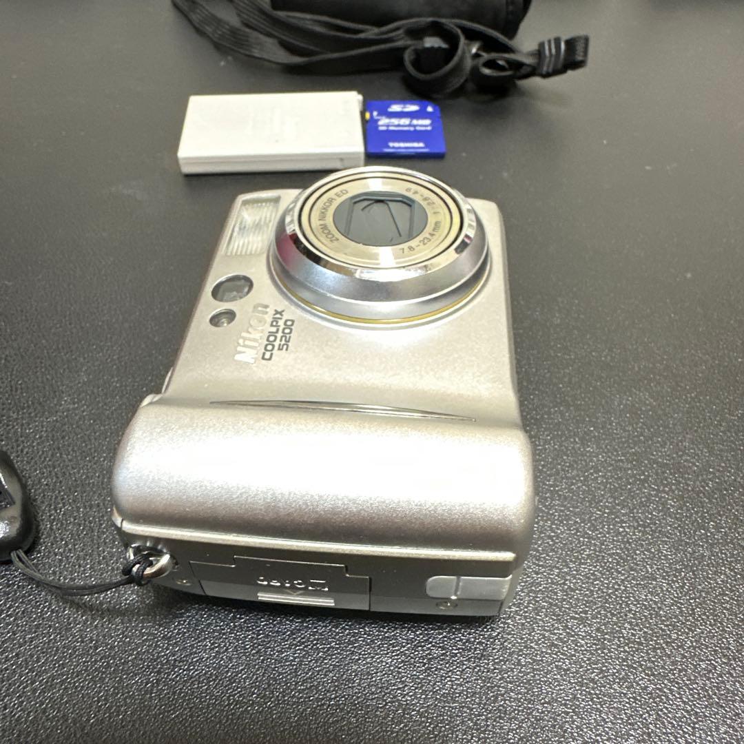 美品　Nikon COOLPIX 5200 動作確認済