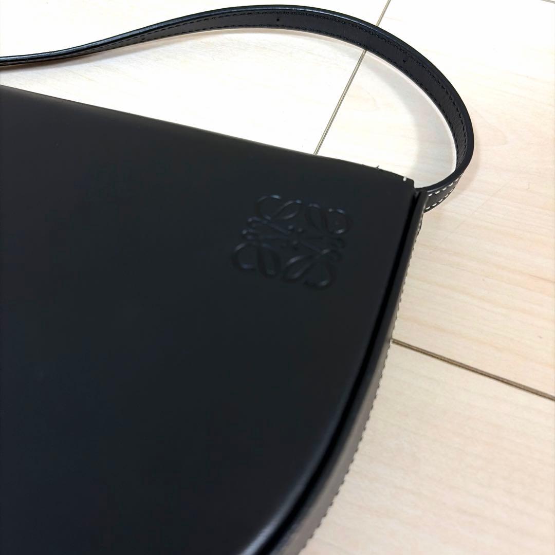 ロエベ　ヒールポーチ　スモール　ショルダーバッグ　財布　黒