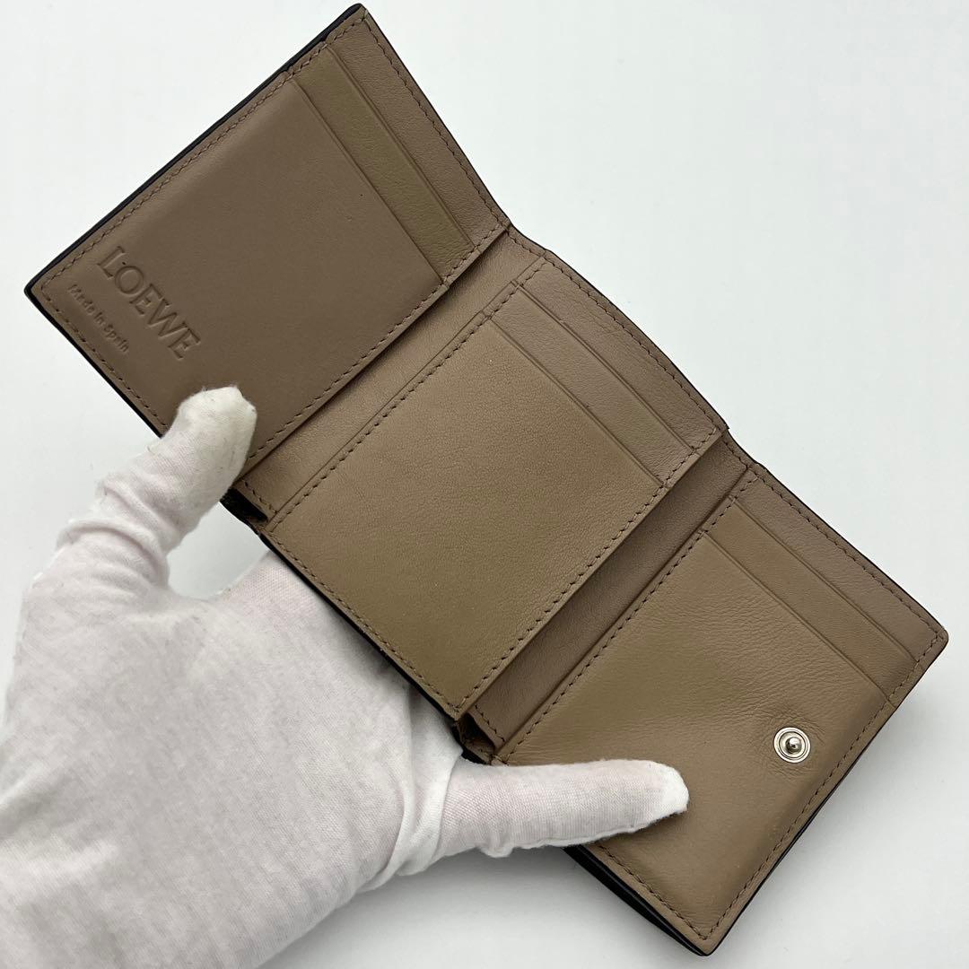【人気カラー】LOEWE アナグラム トライフォールド ウォレット 三つ折り財布