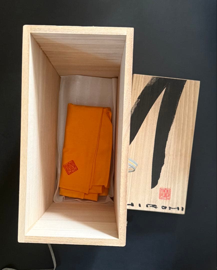 板橋廣美　白磁注器 共箱、共布