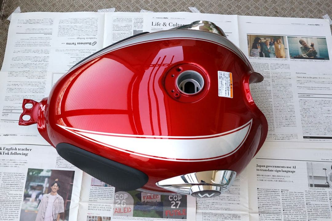 KAWASAKI W800 純正タンク 未使用品