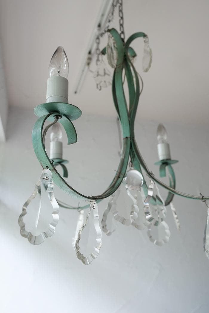 ミントグリーンのアンティークシャンデリア