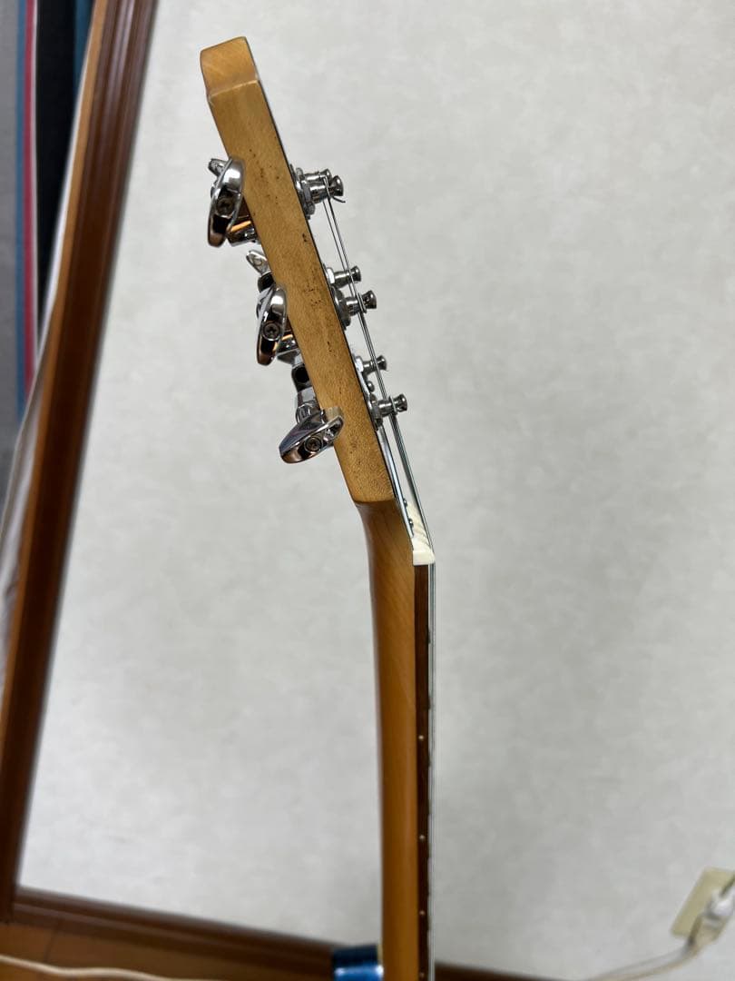 エレクトロマティック　ブルーラメブラック　エレキギター トレモロ搭載