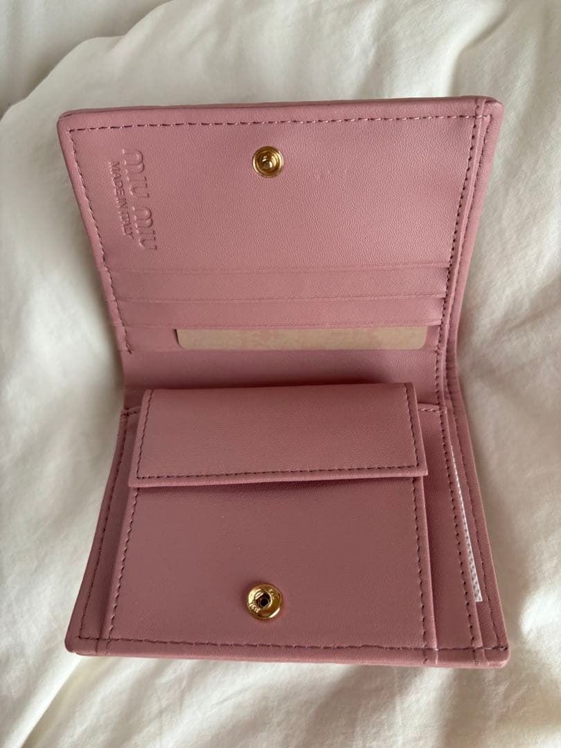 miumiu マテラッセレザー財布