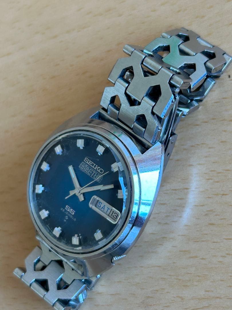 SEIKO 5アクタスSS. 自動巻き　ブルー　カットガラス