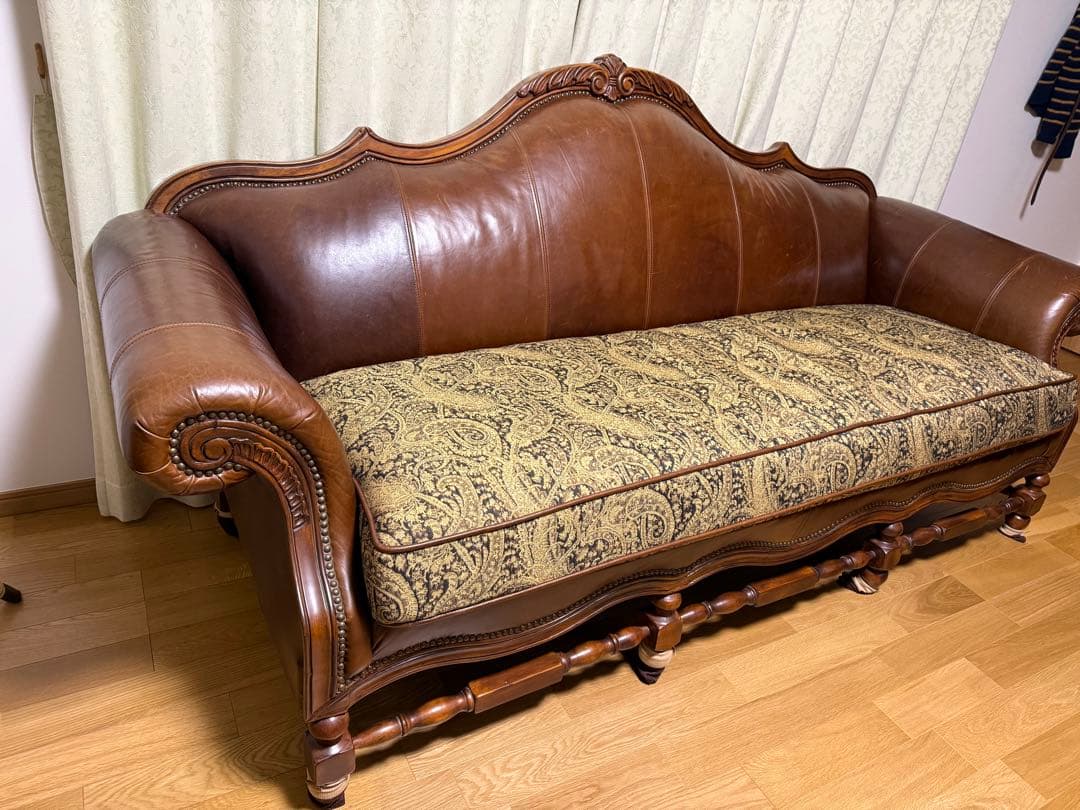 クラシックブラウンレザーソファ3人掛け