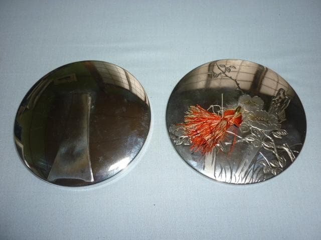 ◆美品 1925年頃！椿 花・枝柄金銀彫金 純銀製 シルバー 置台付き合わせ鏡