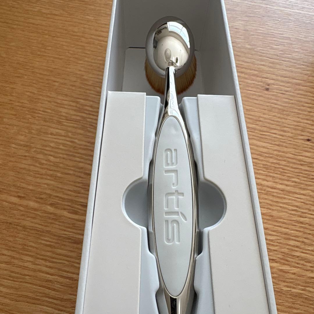 artis Oval 7 ファンデーションブラシ
