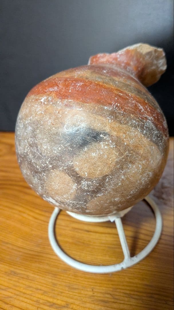 メキシコ彩陶土器　彩色とヘラによる光沢処理が見られる壺