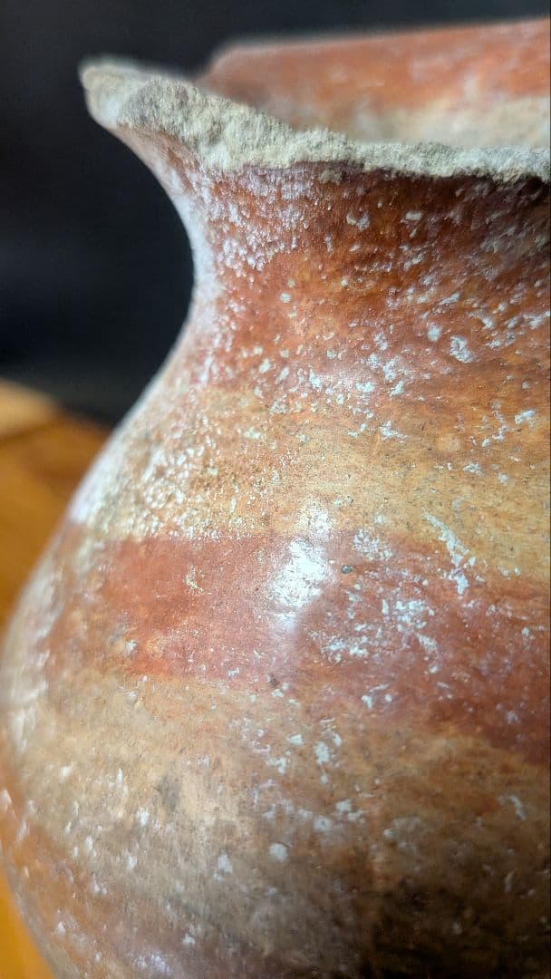メキシコ彩陶土器　彩色とヘラによる光沢処理が見られる壺