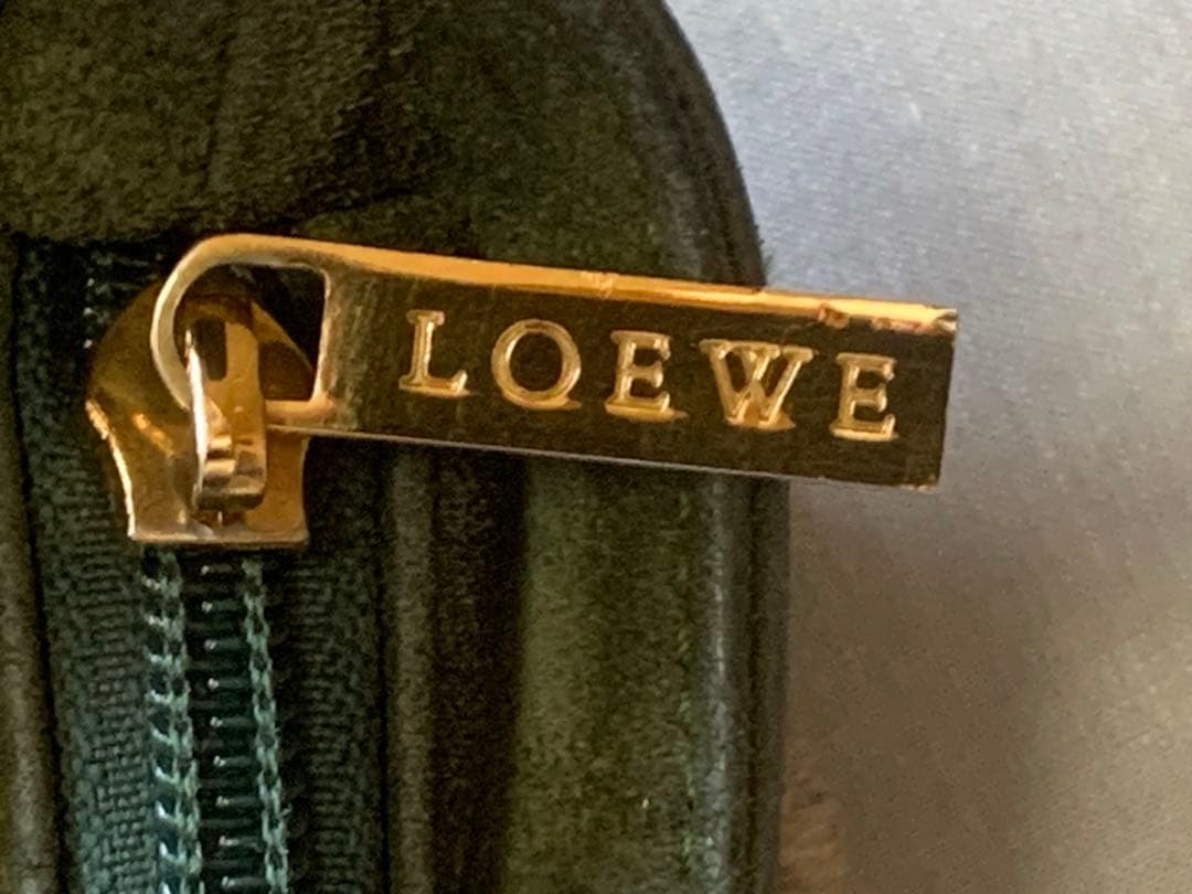 やまにゃんLOEWE オリーブグリーン ファークラッチバッグ