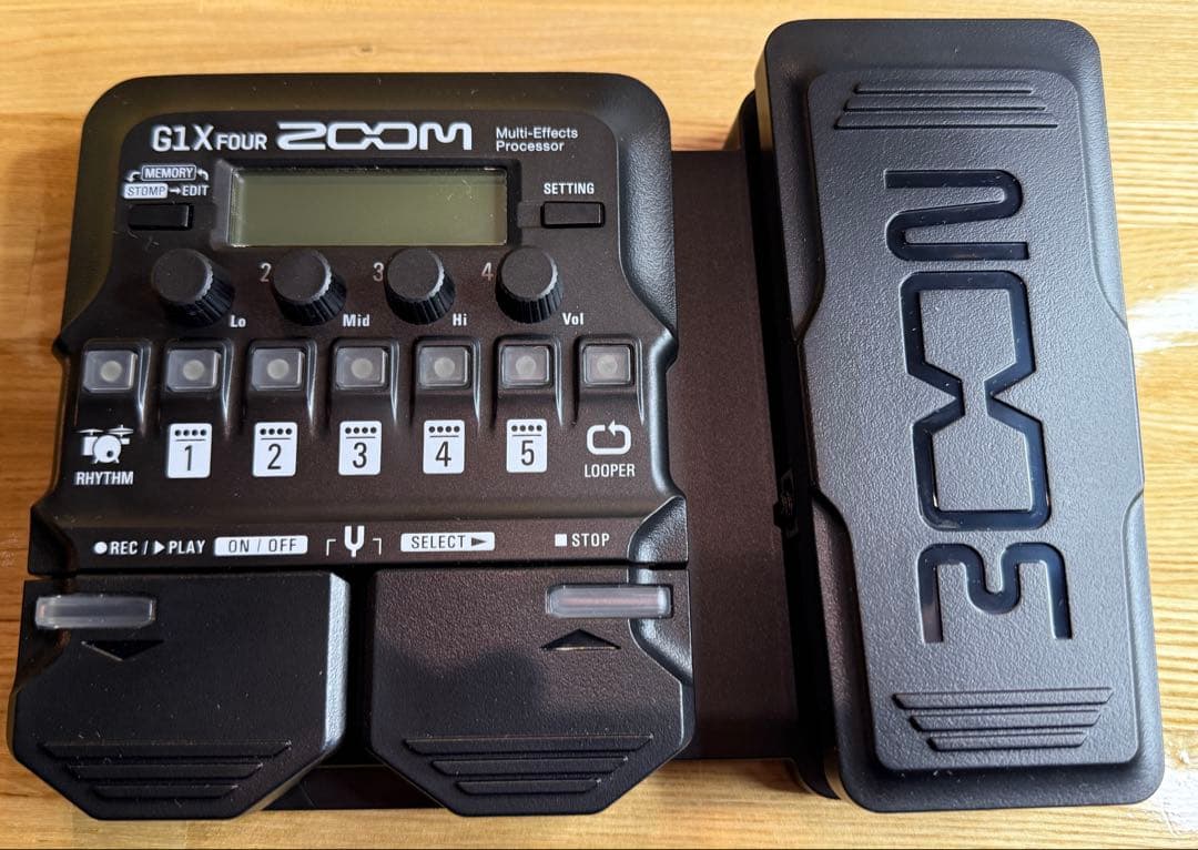新品 ZOOM G1X FOUR ギター用マルチエフェクター