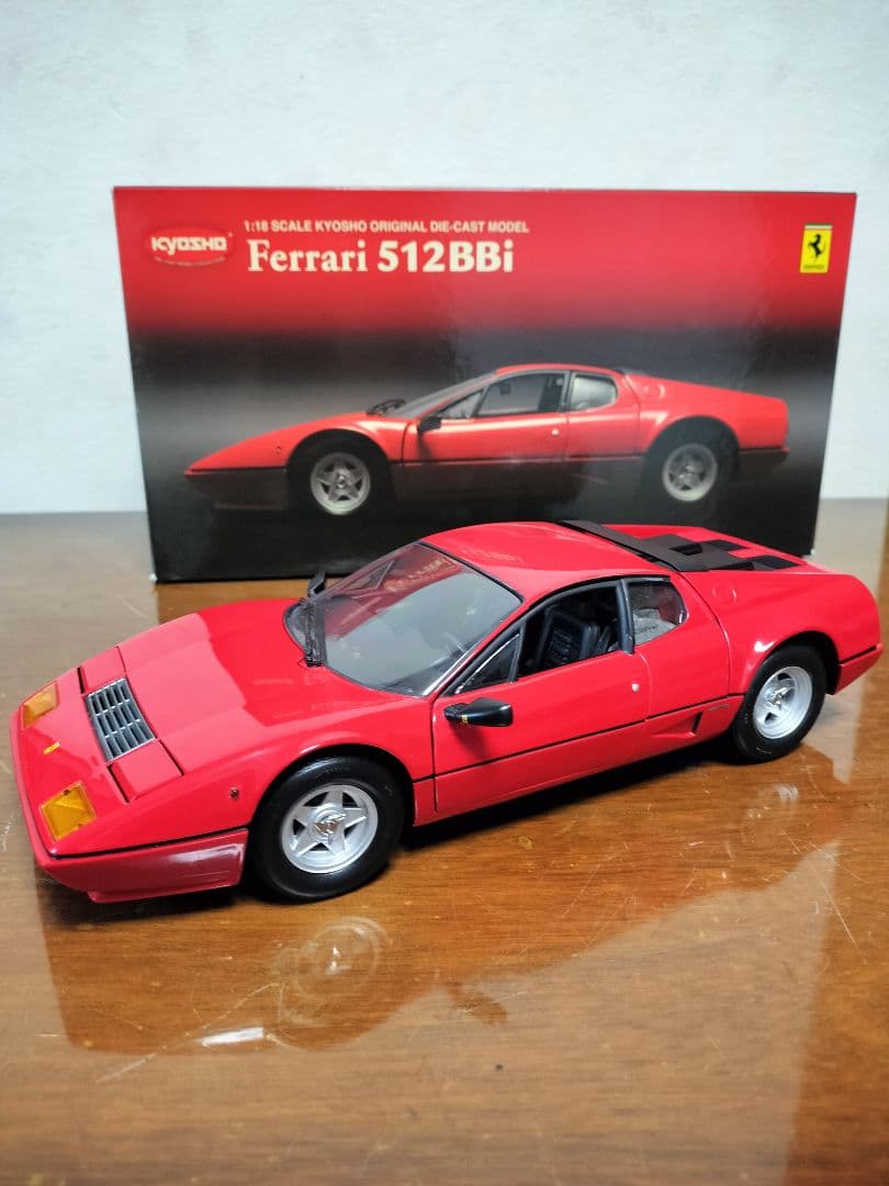 京商1/18フェラーリ512BBi 【新パッケージ】レッド