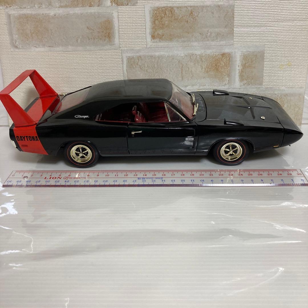 ダッジ チャージャー デイトナ 1/18