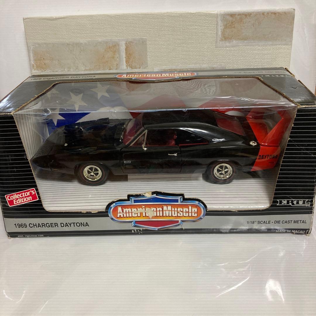 ダッジ チャージャー デイトナ 1/18