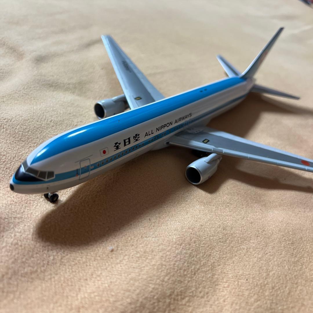 ANA商事 1/200 ANA 767-300 JA602A モヒカンジェット