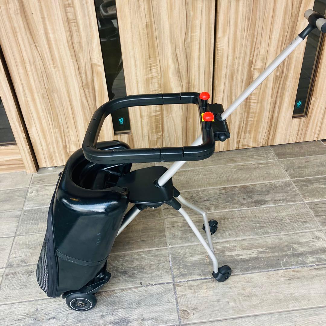 美品　 マイクロスケーター　乗れるキャリーケース　スーツケース　キャリーバッグ