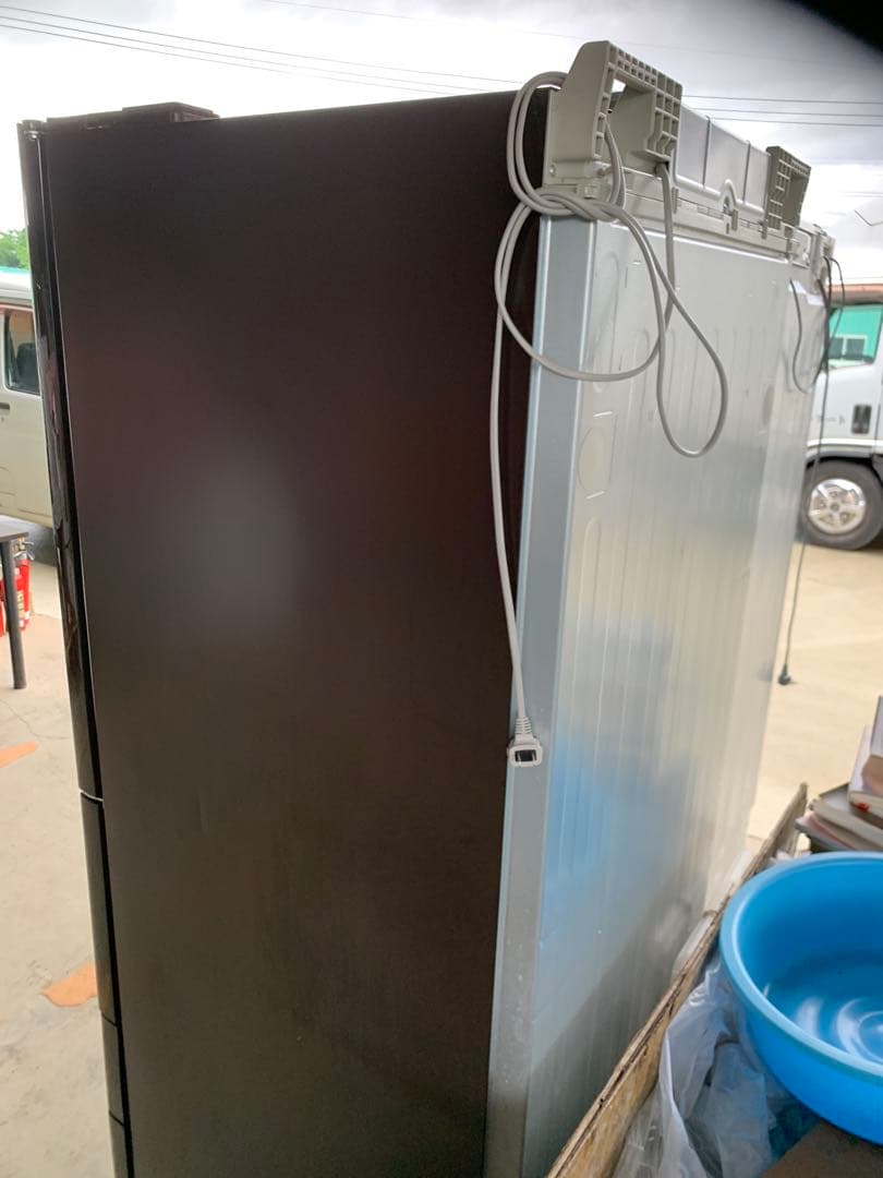 動作品　東芝555L大容量GR-J560FV 6ドア冷蔵庫 2016年