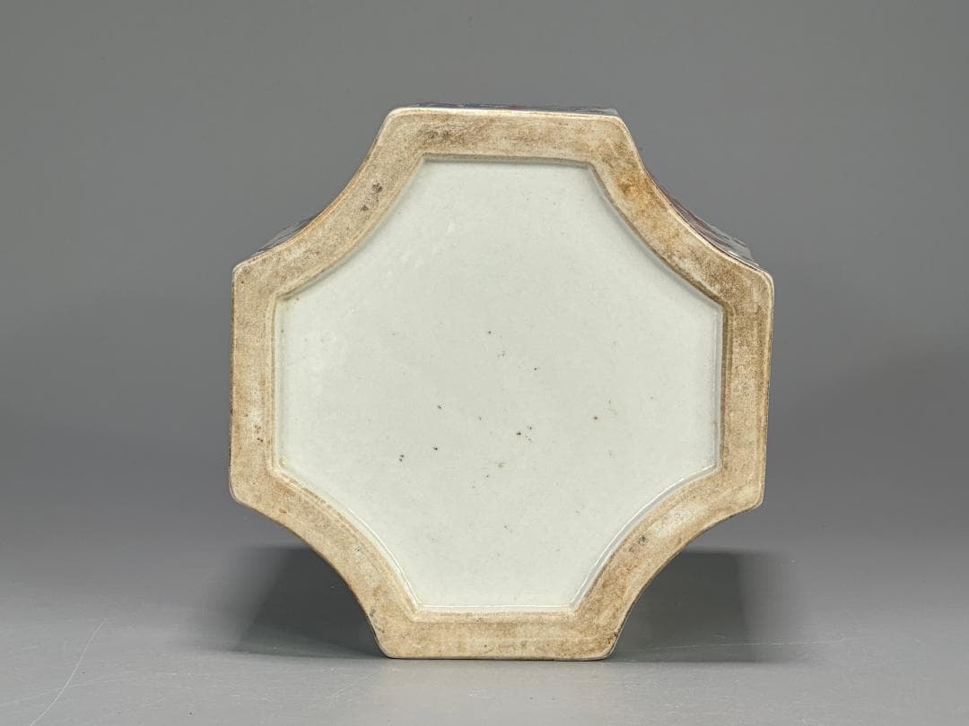 中国　清　粉彩　桃文　花卉文　八角形花柄筆筒　花瓶