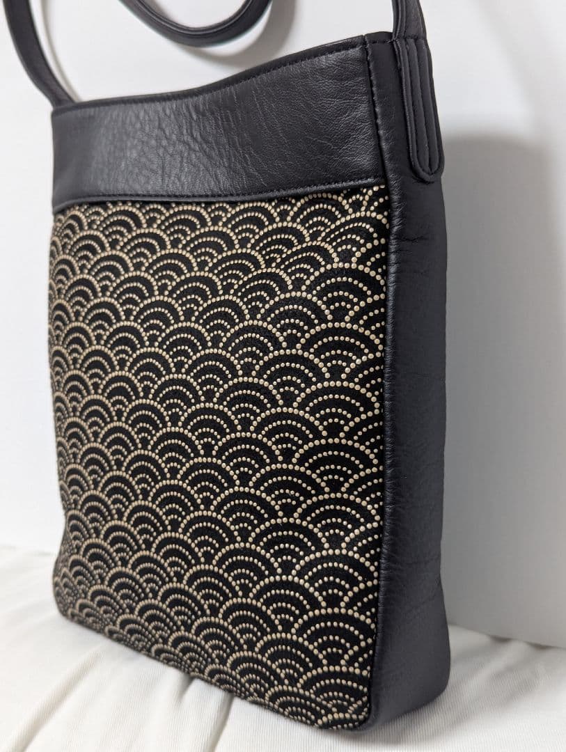 ☆最終価格☆　印伝　ショルダーバッグ