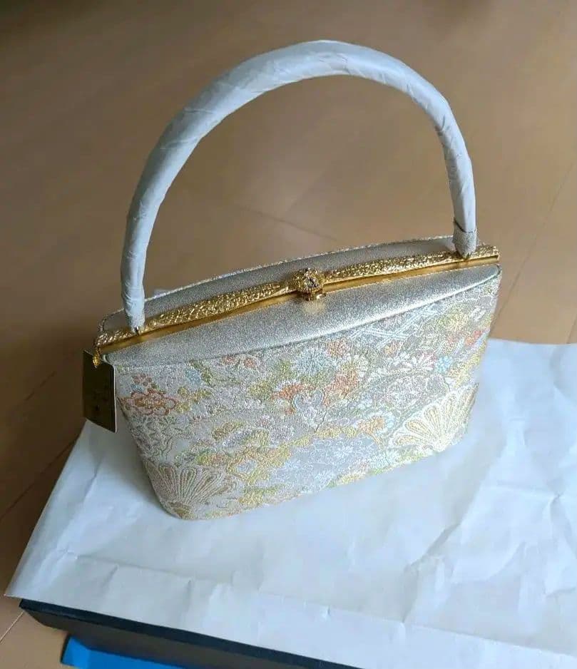 ★★いまさん★★　新品未開封　西陣織　正絹帯地　和装用バッグと草履セット