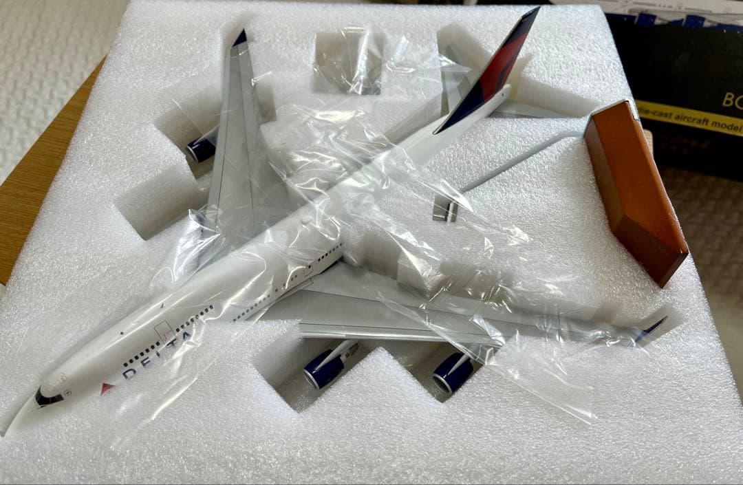 航空機・ヘリコプター 1/200 Delta B747-400 N668US