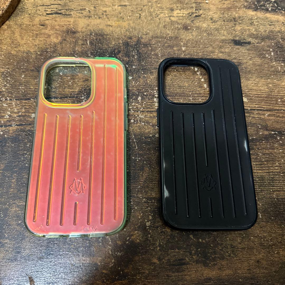 リモワ　iPhone 15 PRO用