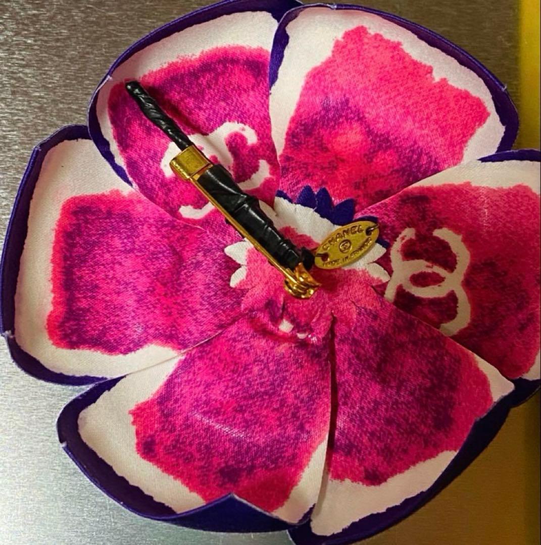 DEJAPAN公式アカウント01様 正規✨️CHANEL新品未使用カメリアブローチ