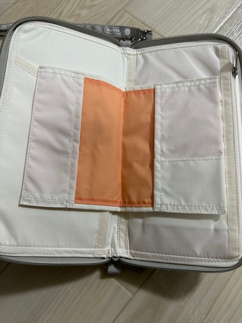 レスポートサック ひとりっぶコラボ MASTER TRAVEL WALLET