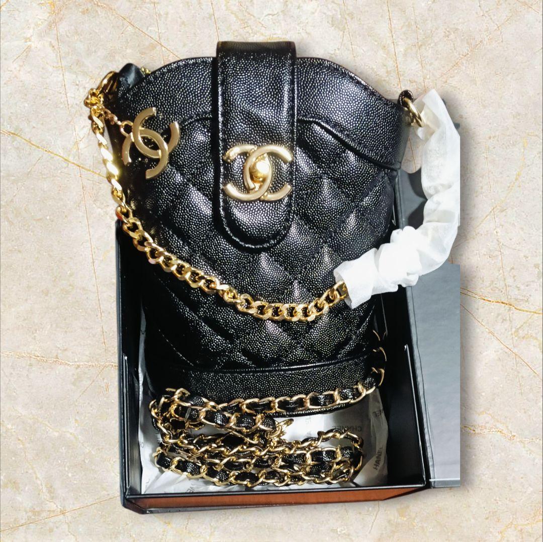 CHANEL ブラック キルティングバッグ