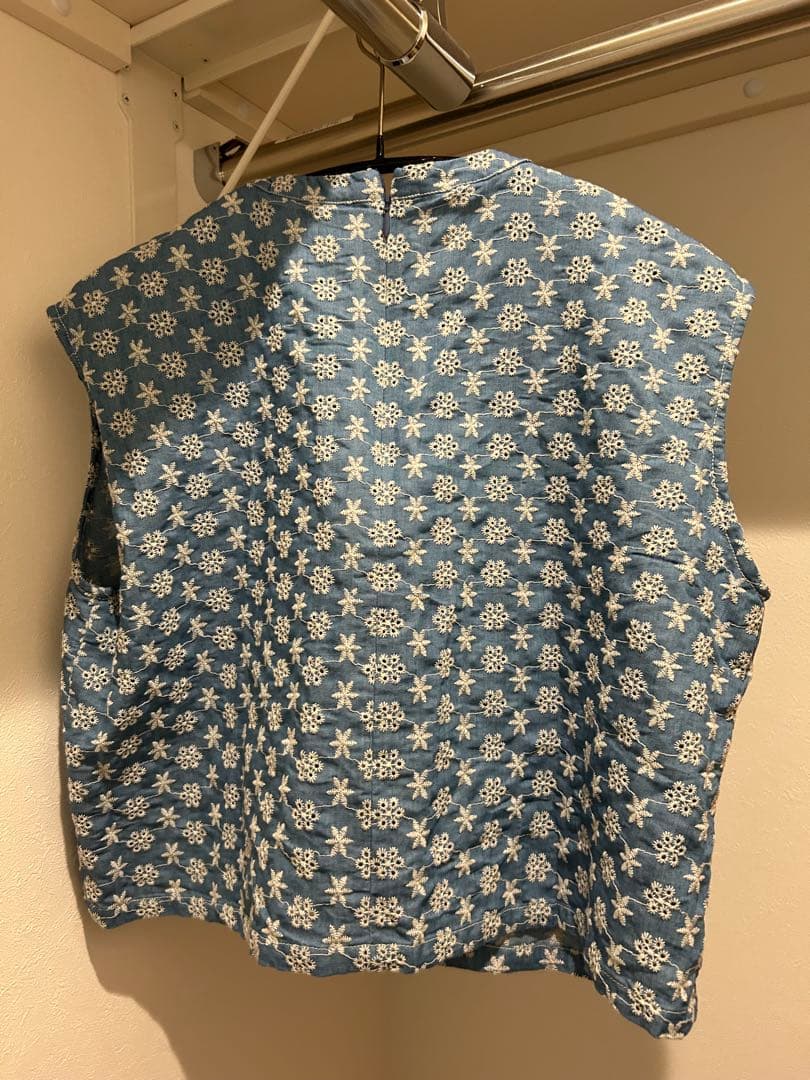 【nammi 】LINKABLE デニムエンブロイダリートップス(ブルー)