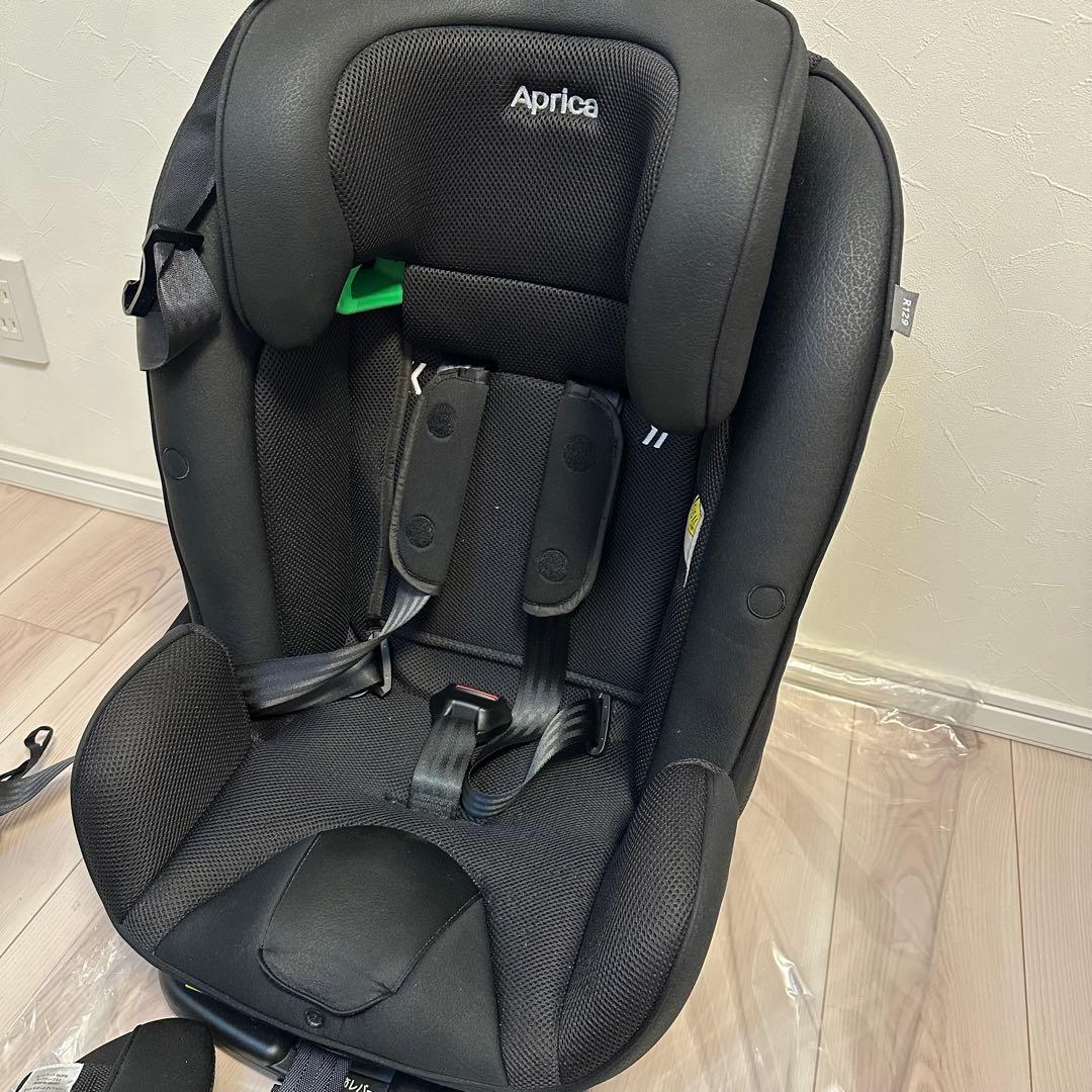 ★美品 Aprica フォームフィット ISOFIX セーフティープラス 黒★