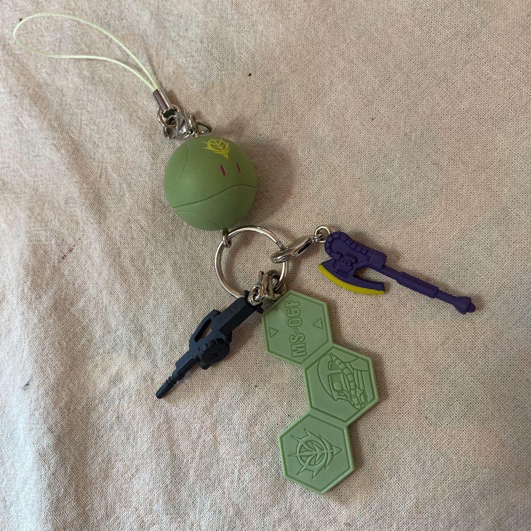 ストラップ　ハロ　ジオン軍　量産型ザク　武器　ヒートホーク　マシンガン