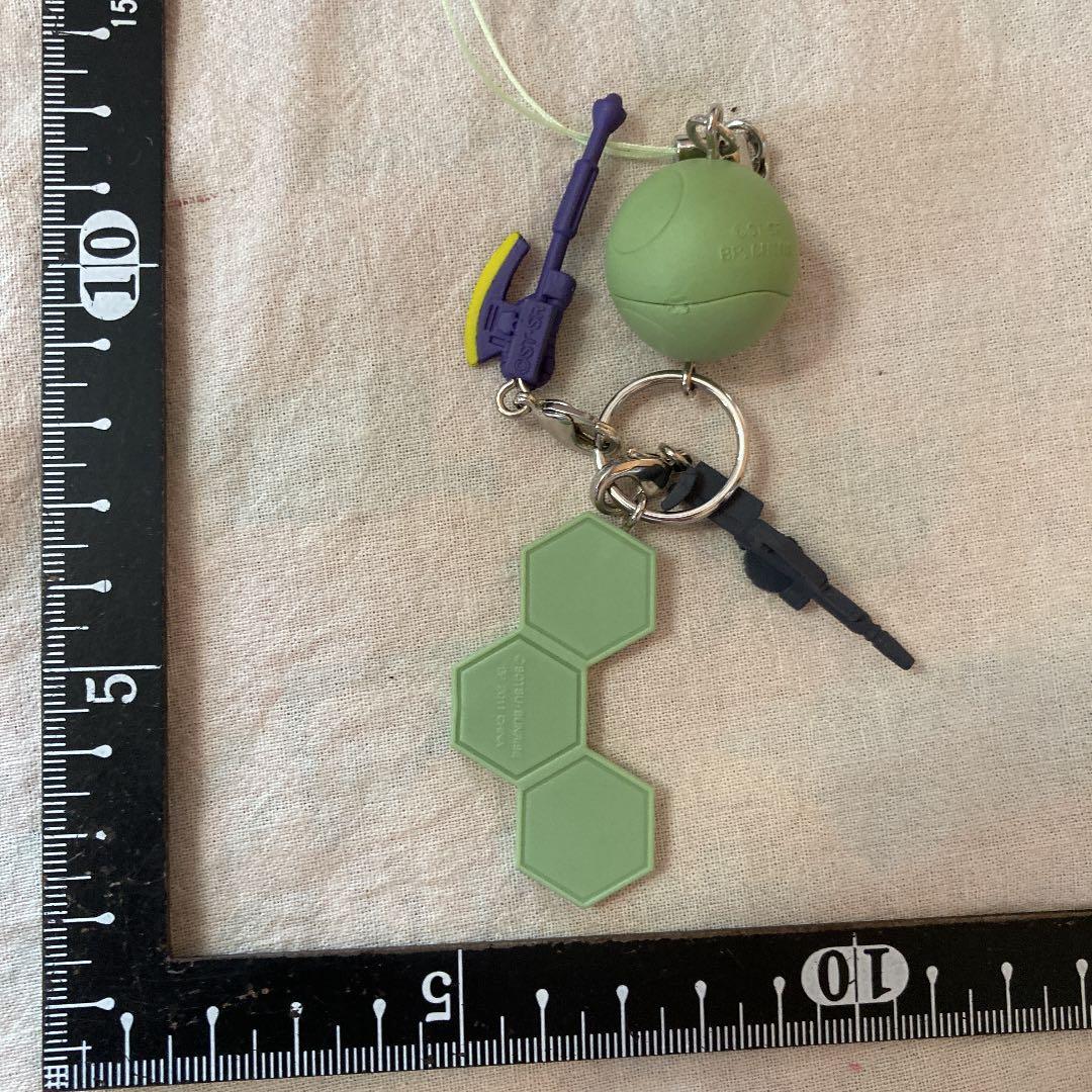 ストラップ　ハロ　ジオン軍　量産型ザク　武器　ヒートホーク　マシンガン