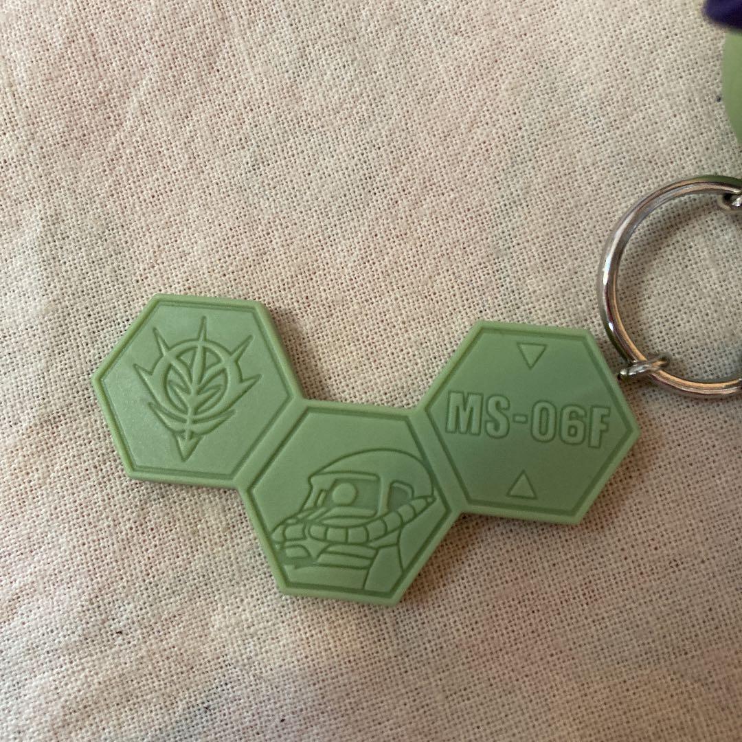 ストラップ　ハロ　ジオン軍　量産型ザク　武器　ヒートホーク　マシンガン