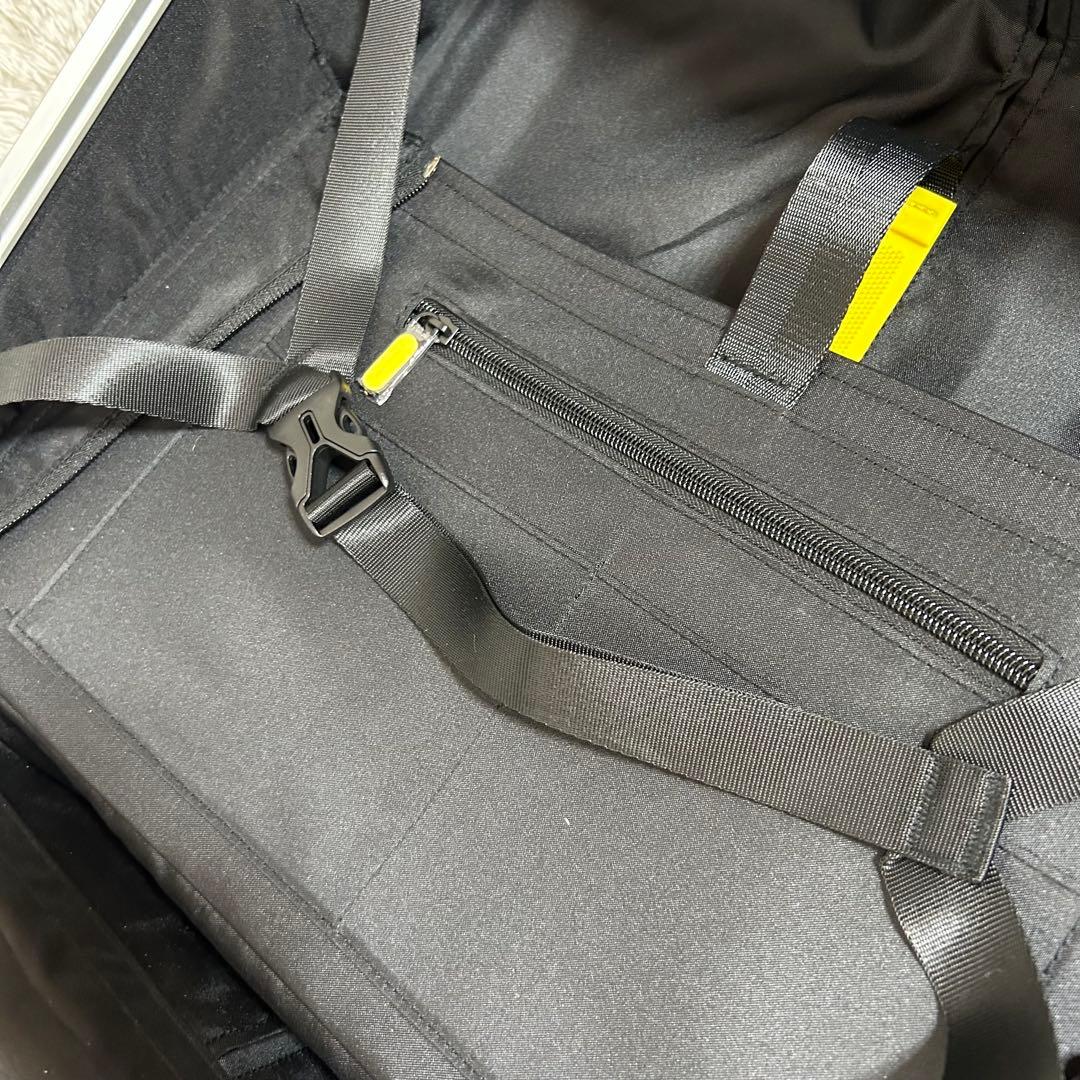 innovatorイノベーター アルミスーツケース スターリングシルバー 42L