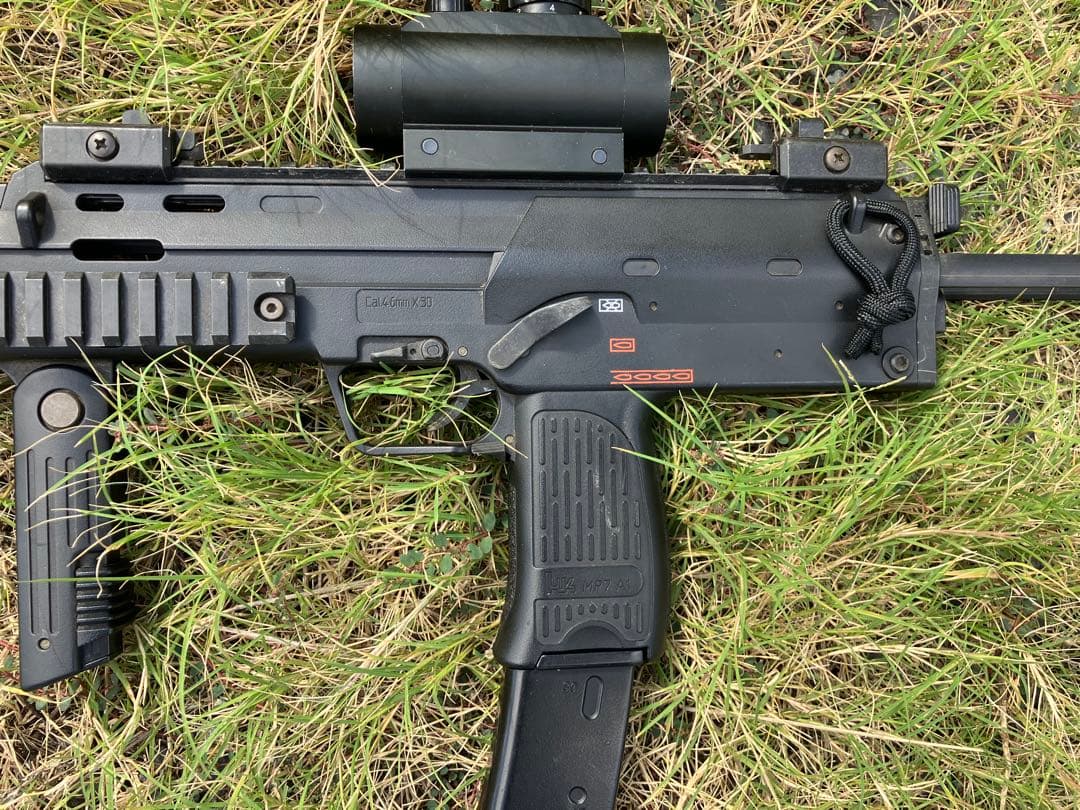 東京マルイ　コンパクト電動ガン　MP7A1 ショップカスタム？　付属品いっぱい