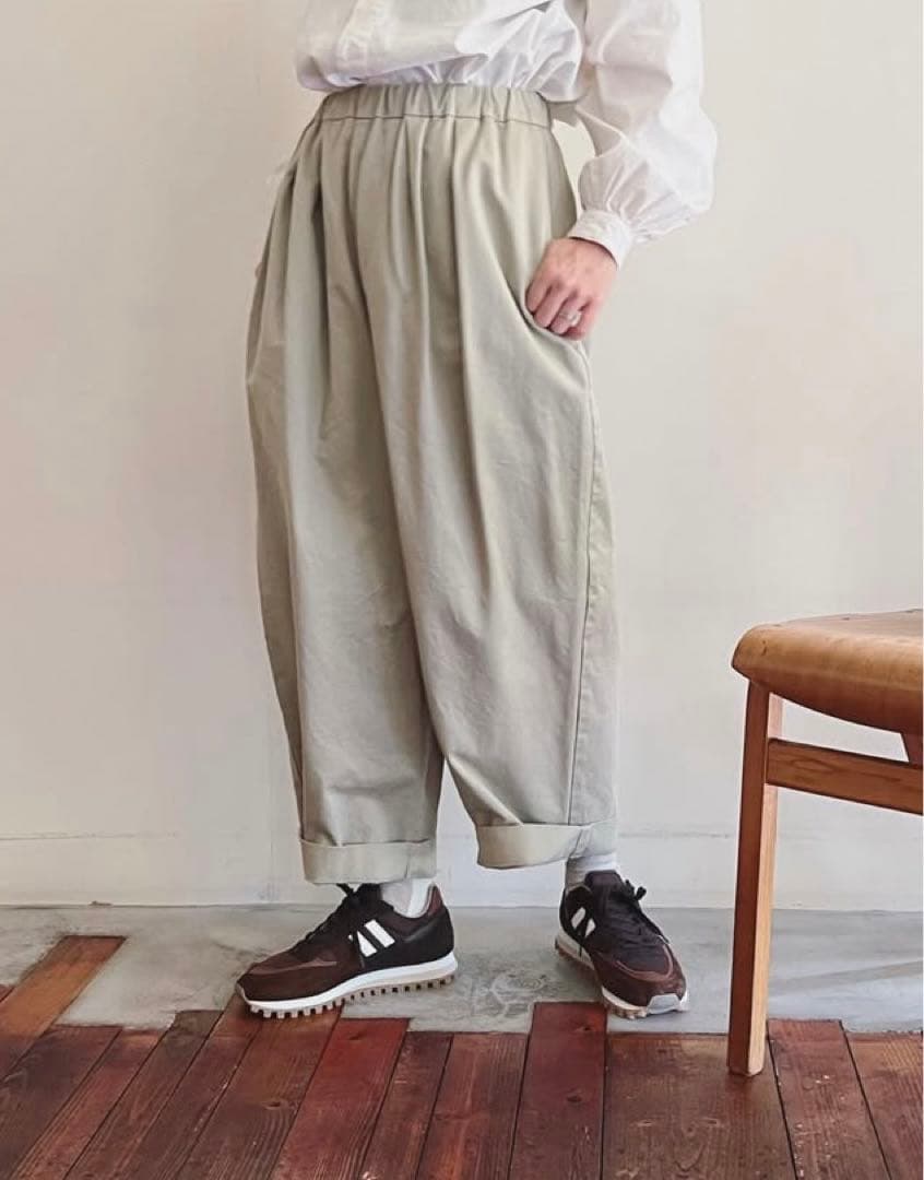 はと　SP チノクロスワイドパンツ　カーキ