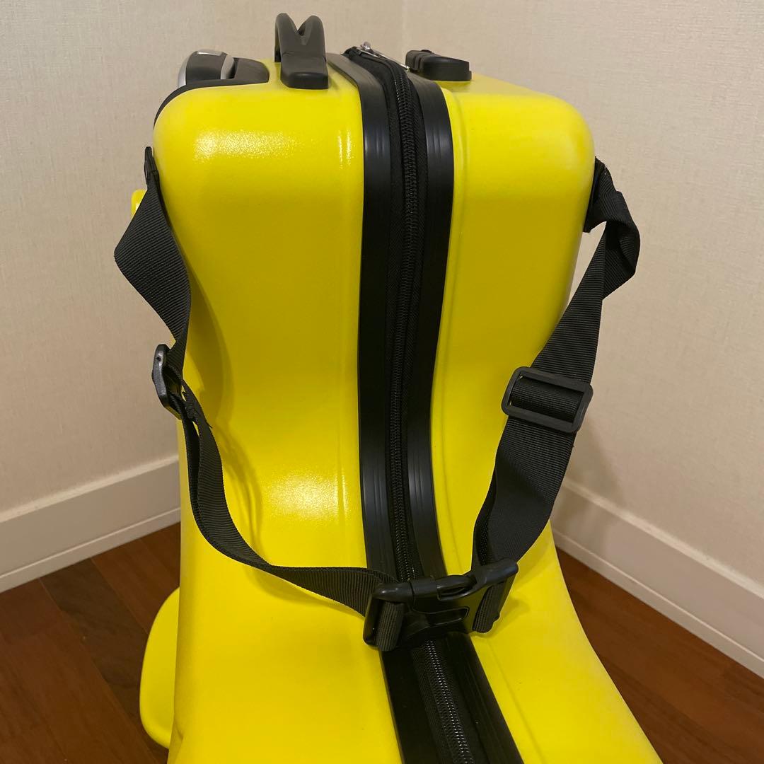 【美品】子どもが乗れるキッズキャリーケースNORICCOレモンイエロー　つやなし