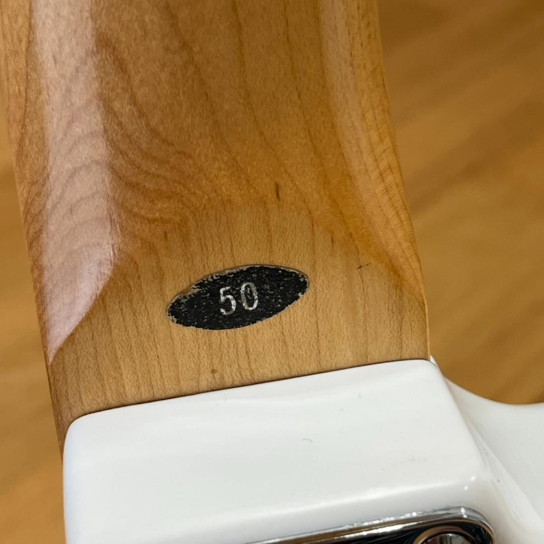 マ*)様 改造品 Tokai のネック Squier ボディ トーカイ スクワイ