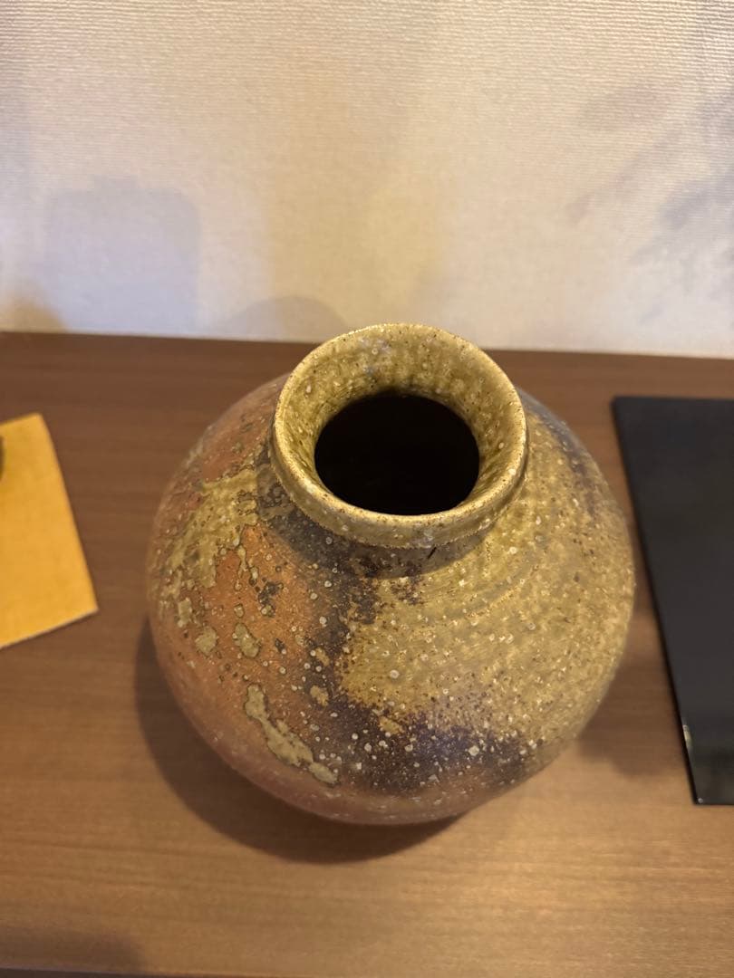 陶器の壺 中型 茶色と金色の混合