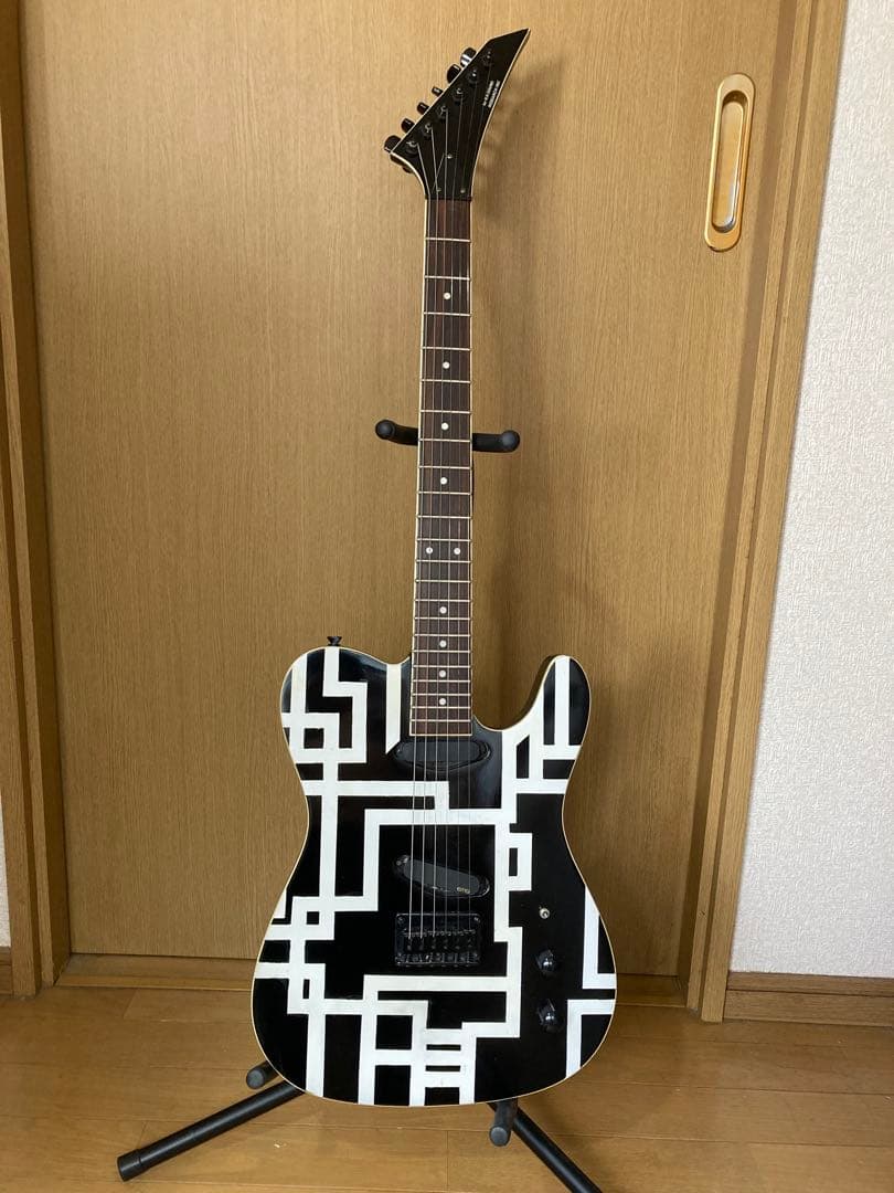 松浦商品。　　布袋寅泰モデル風、幾何学模様 　自作ペイト